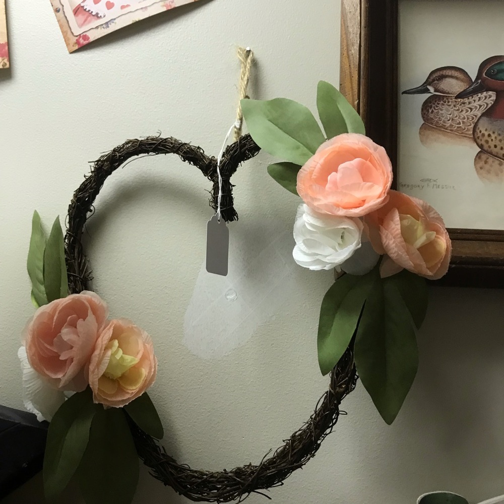 Floral grapevine heart